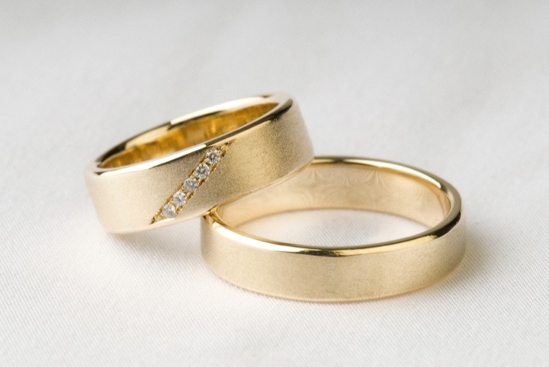 16 Abielusõrmused - kuld, briljandid